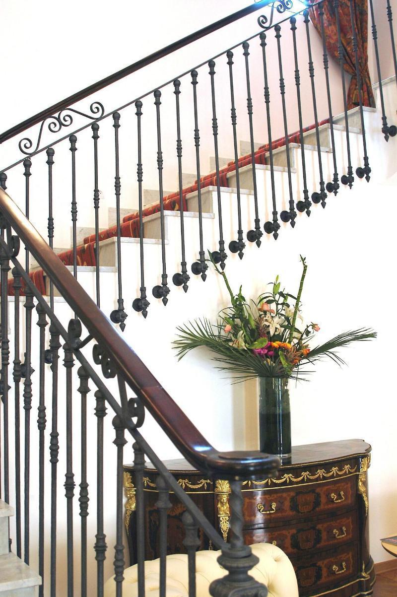 Grand Hotel Des Ambassadeurs Menton Exterior foto
